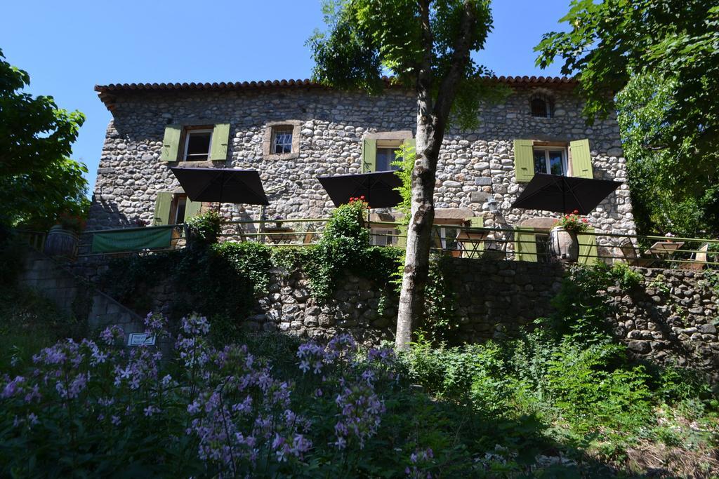 Maison Sous Le Pont Acomodação com café da manhã Meyras Exterior foto