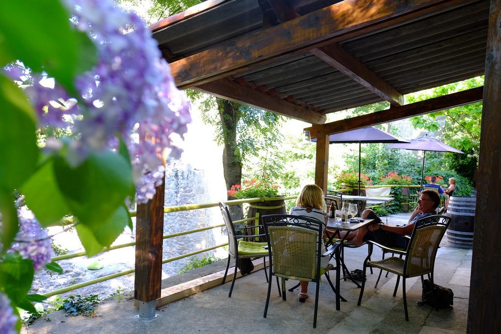 Maison Sous Le Pont Acomodação com café da manhã Meyras Exterior foto